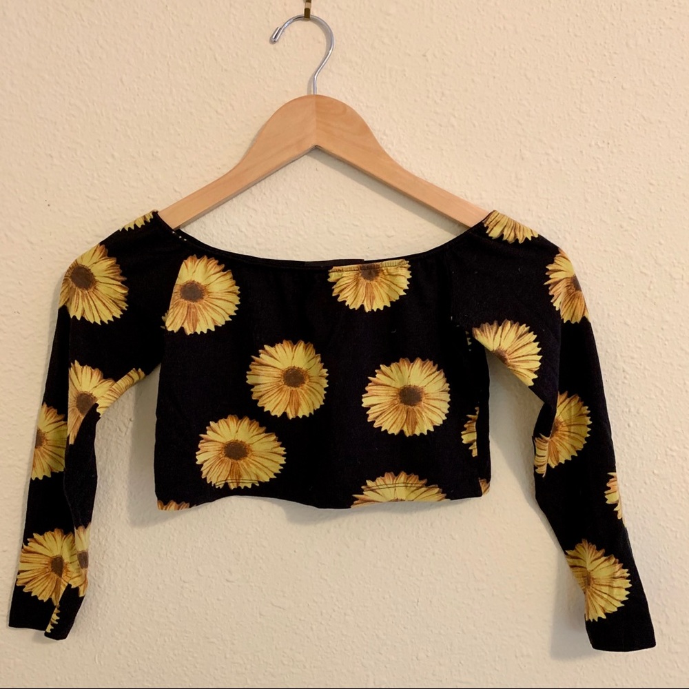 Crop sunflower 3/4 sleeve top